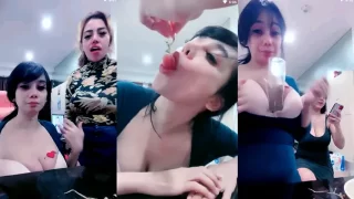 Bokep DMX Icha Ayu dan Bestienya Godain Pascol